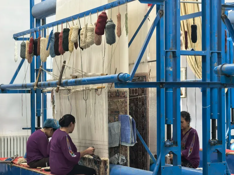 新疆手工地毯怎么挑?和田地毯鉴别+产地+价格指南