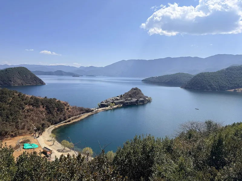 泸沽湖环湖怎么玩？70公里一圈怎么走、住哪个村、两天怎么排最舒服 - 景点攻略